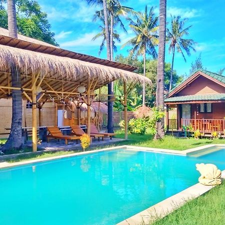 ホテルOasi Bungalows ギリ・アイル エクステリア 写真