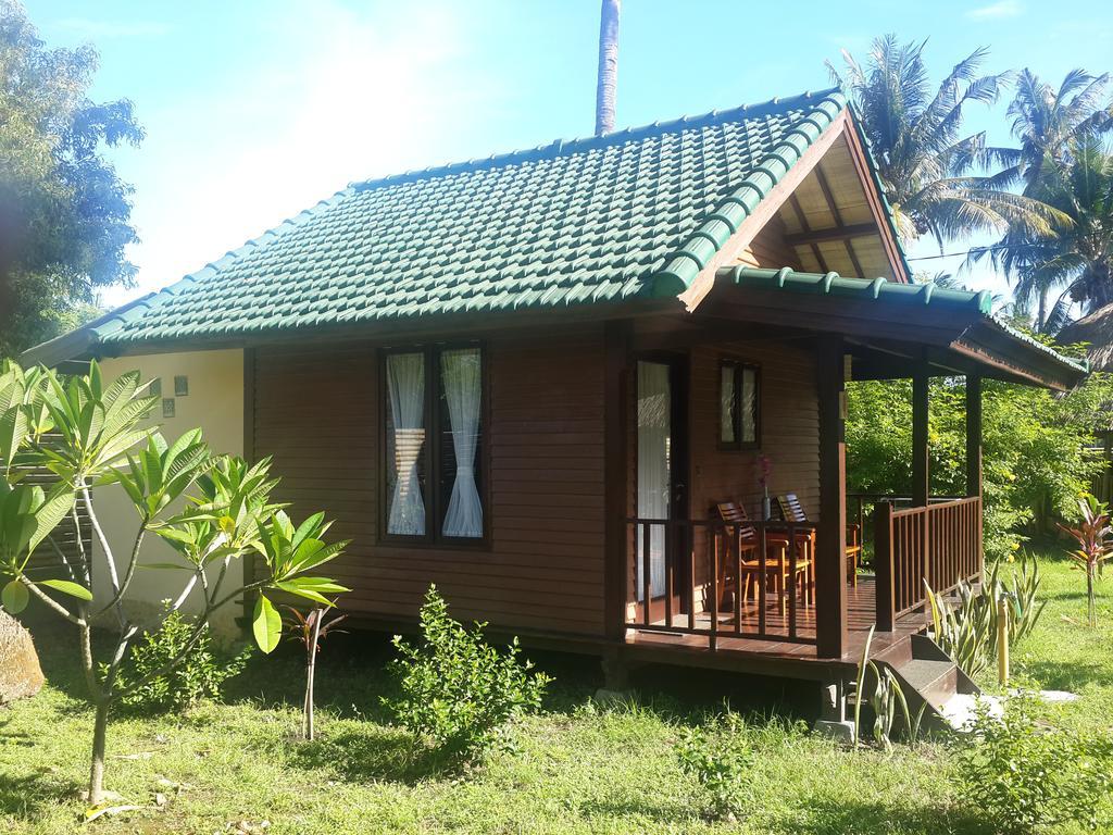 ホテルOasi Bungalows ギリ・アイル エクステリア 写真