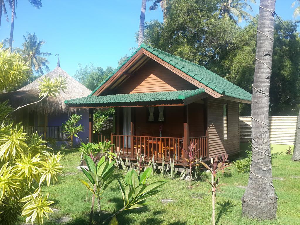 ホテルOasi Bungalows ギリ・アイル エクステリア 写真