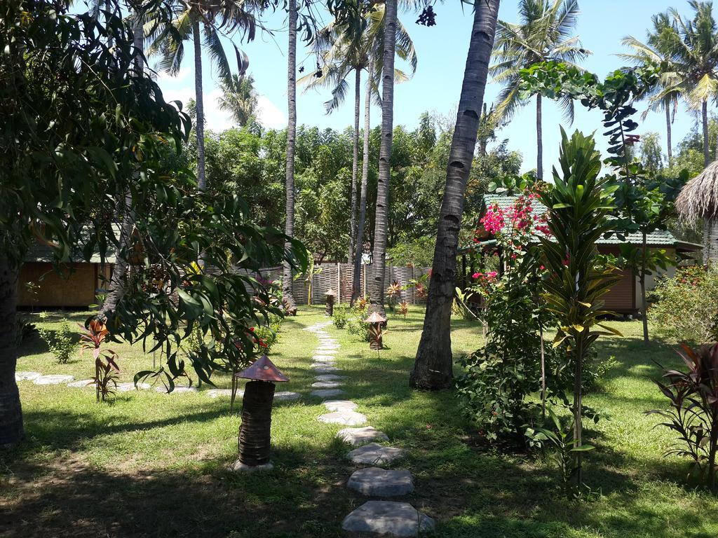 ホテルOasi Bungalows ギリ・アイル エクステリア 写真