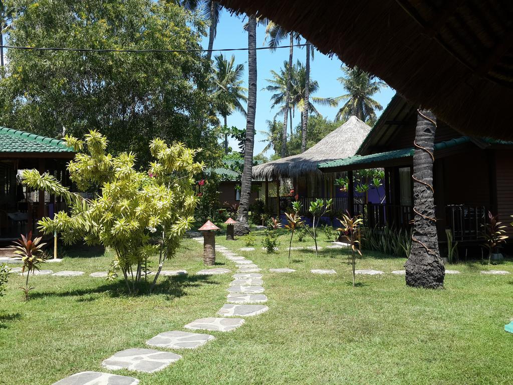 ホテルOasi Bungalows ギリ・アイル エクステリア 写真