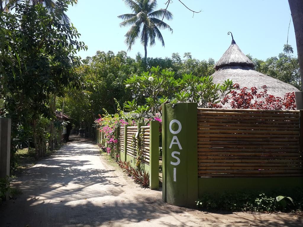 ホテルOasi Bungalows ギリ・アイル エクステリア 写真