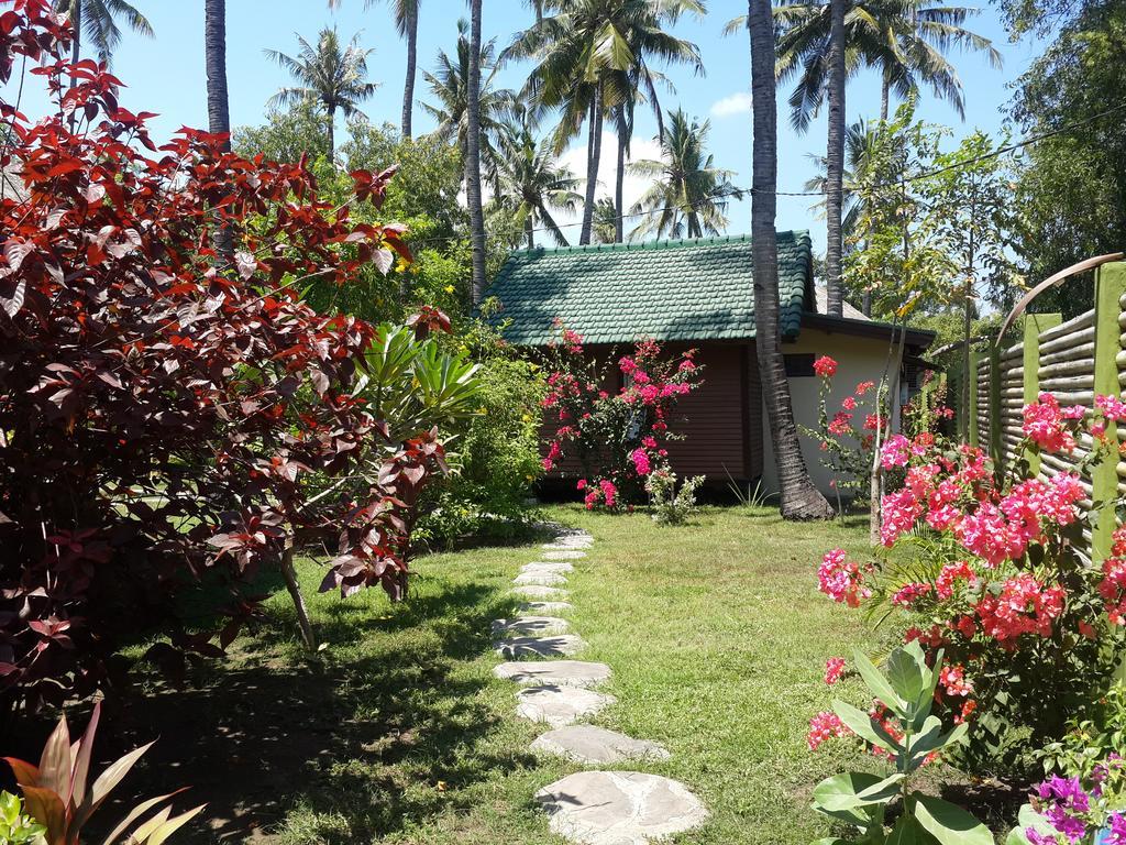 ホテルOasi Bungalows ギリ・アイル エクステリア 写真