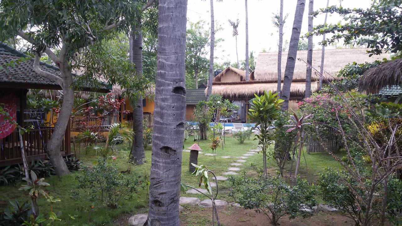 ホテルOasi Bungalows ギリ・アイル エクステリア 写真