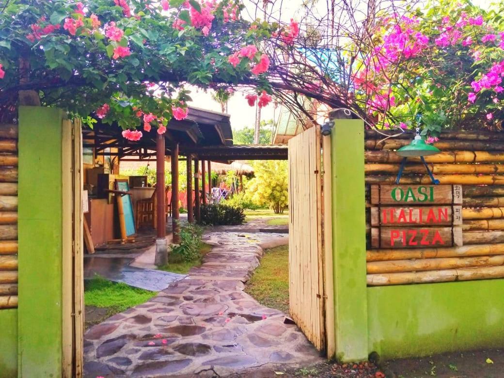 ホテルOasi Bungalows ギリ・アイル エクステリア 写真