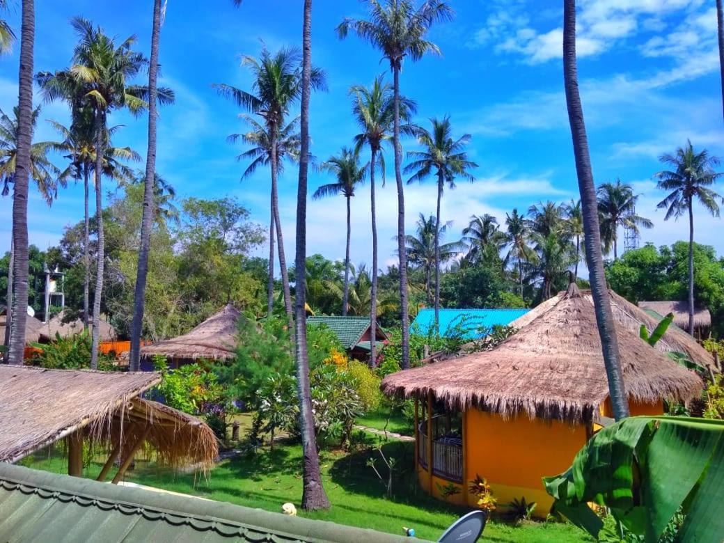 ホテルOasi Bungalows ギリ・アイル エクステリア 写真
