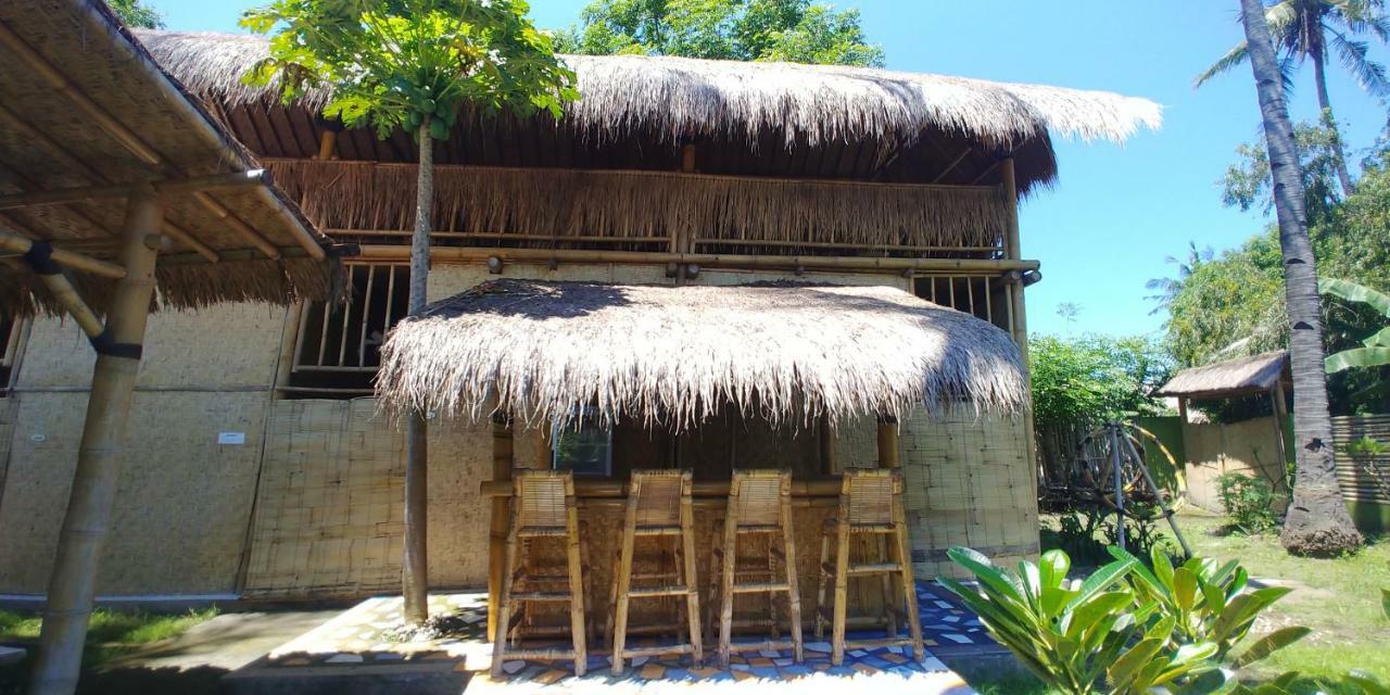 ホテルOasi Bungalows ギリ・アイル エクステリア 写真