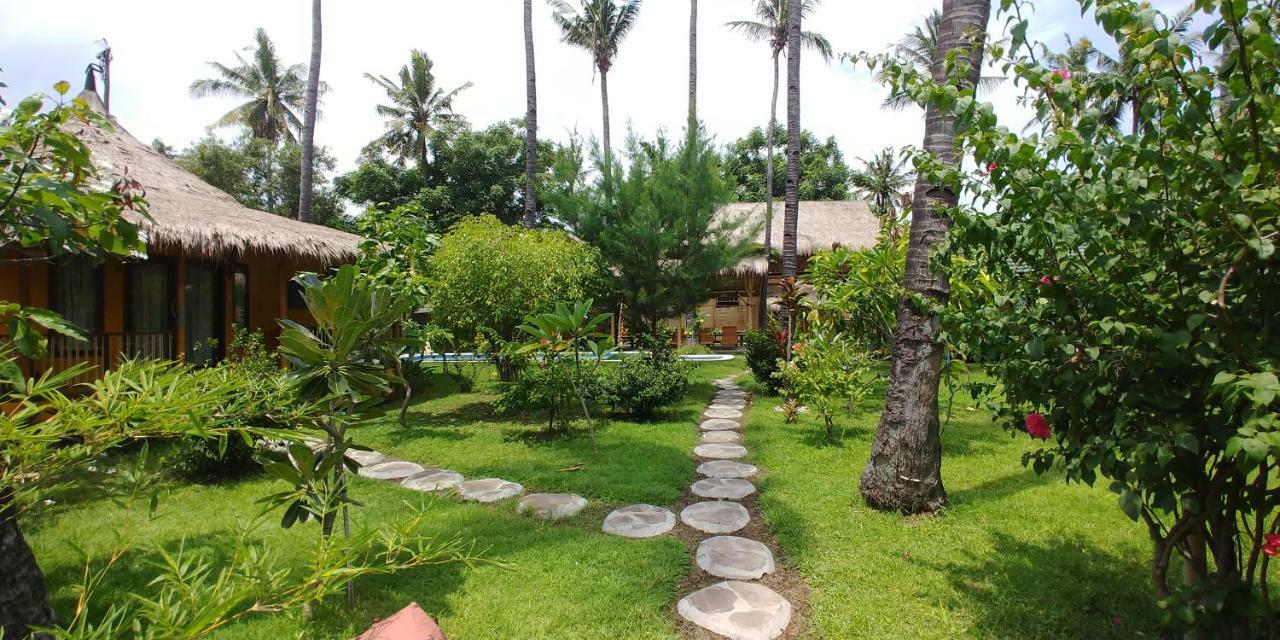 ホテルOasi Bungalows ギリ・アイル エクステリア 写真