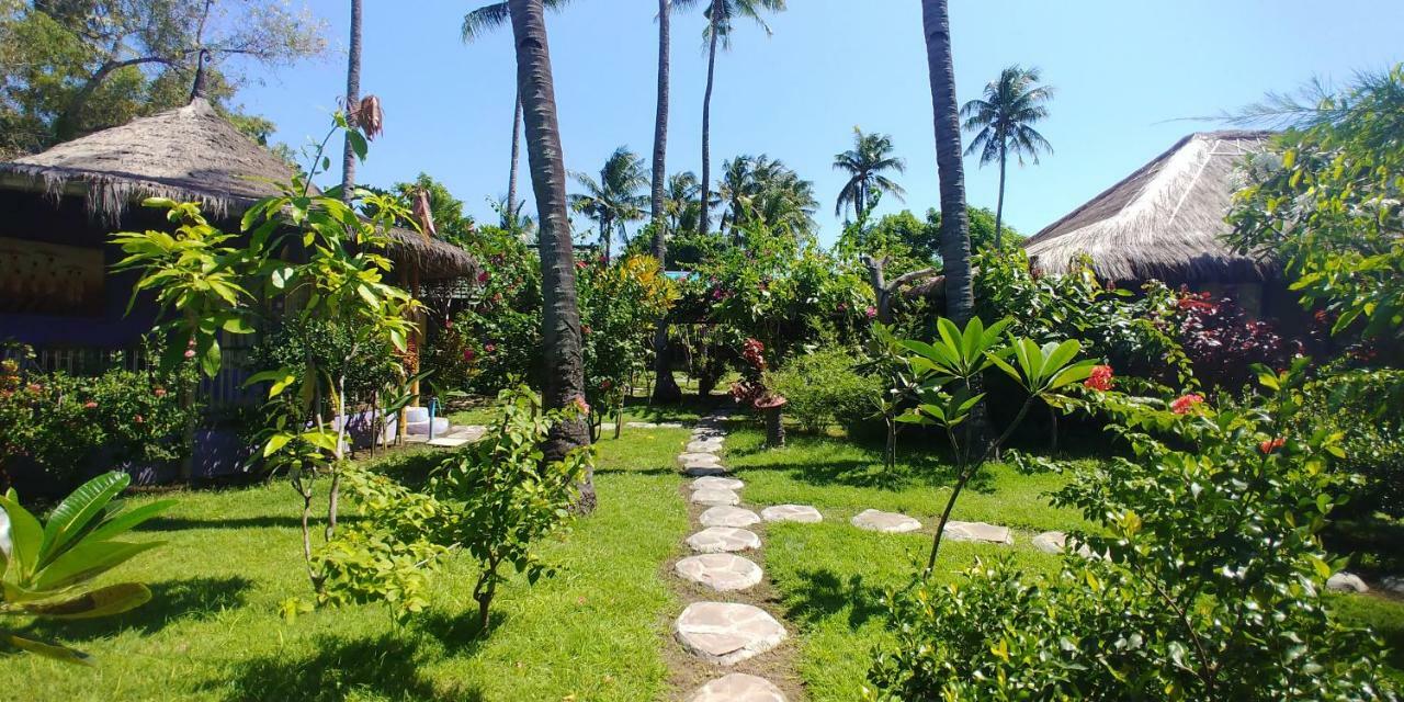 ホテルOasi Bungalows ギリ・アイル エクステリア 写真