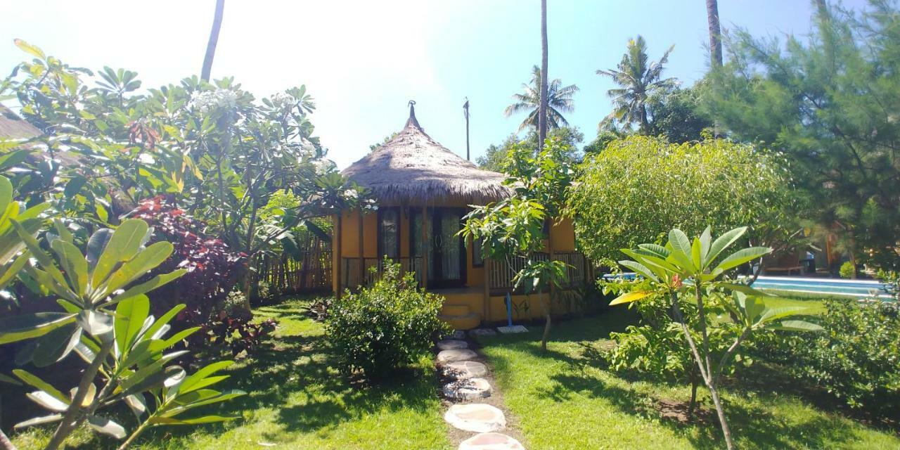 ホテルOasi Bungalows ギリ・アイル エクステリア 写真