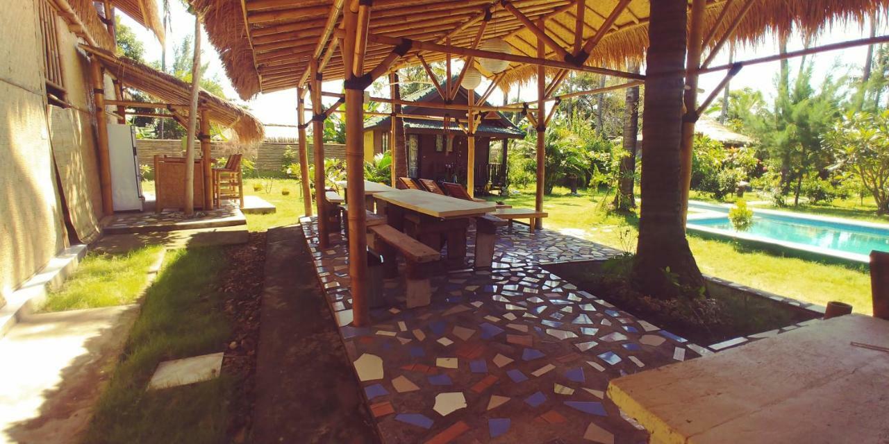 ホテルOasi Bungalows ギリ・アイル エクステリア 写真