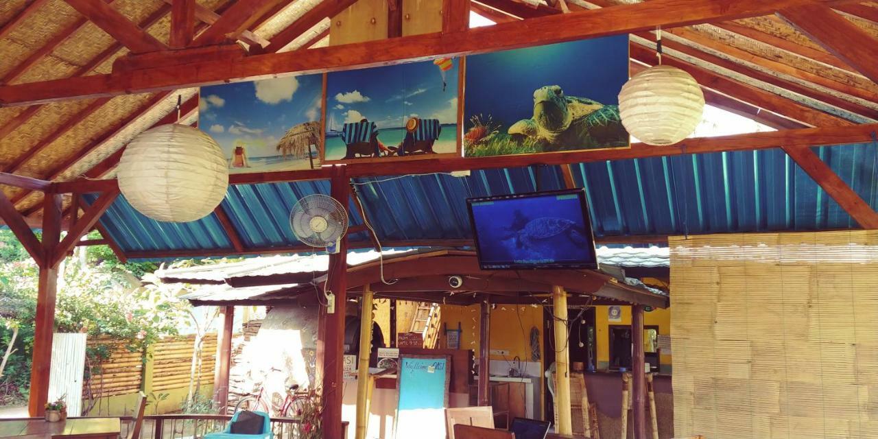 ホテルOasi Bungalows ギリ・アイル エクステリア 写真
