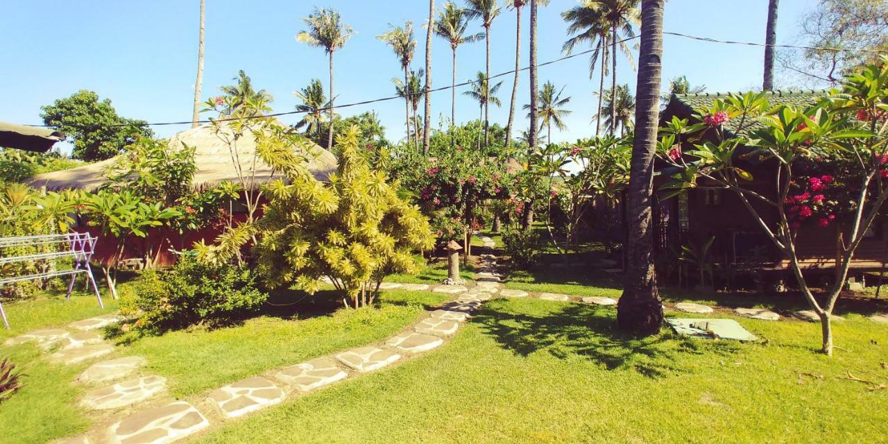 ホテルOasi Bungalows ギリ・アイル エクステリア 写真