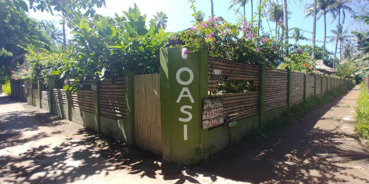 ホテルOasi Bungalows ギリ・アイル エクステリア 写真