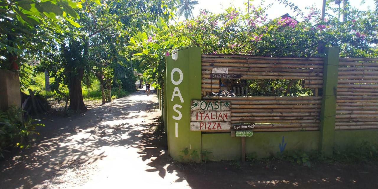 ホテルOasi Bungalows ギリ・アイル エクステリア 写真